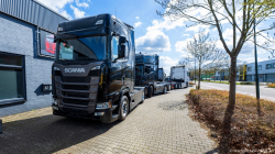 20260329-Tom-Holding-00391